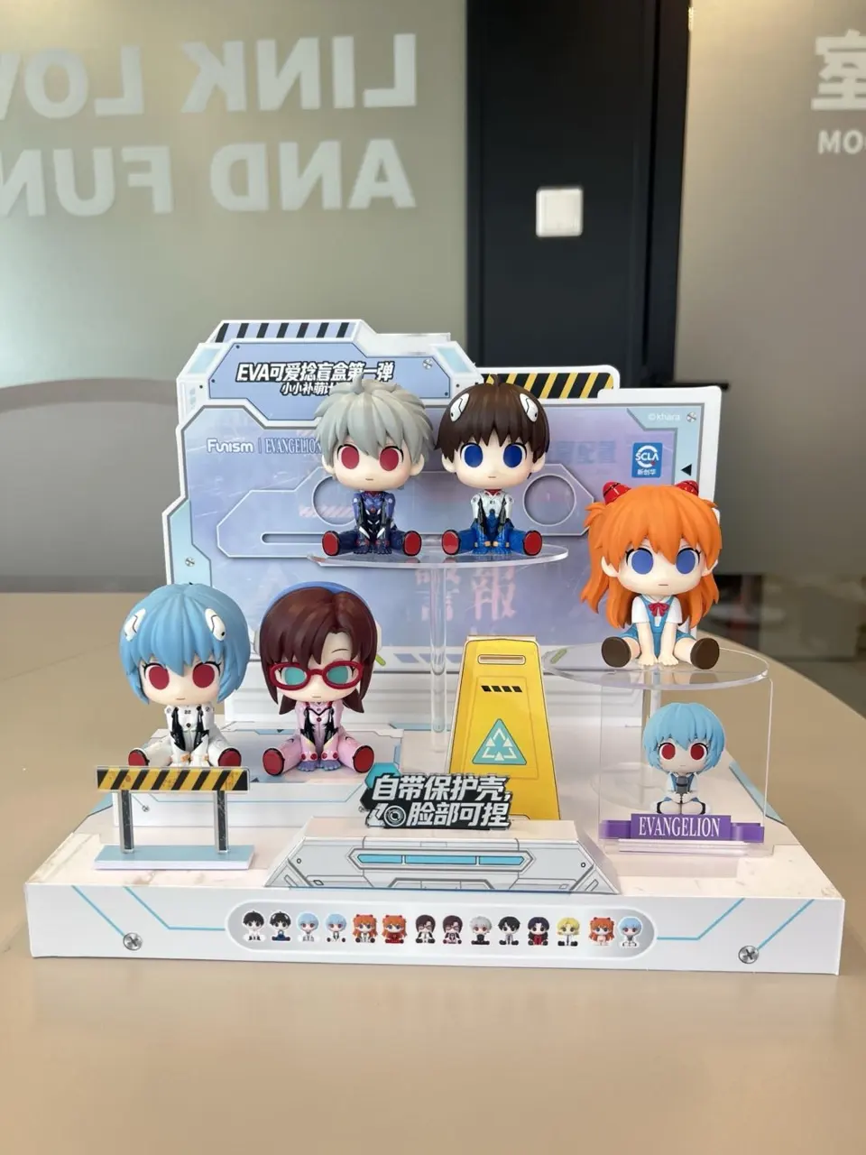 【DISPLAY】Neon Genesis Evangelion Squish‑Nuzzle Sitting Chibi Blind‑Box – Official Designer Collectible Art Toy